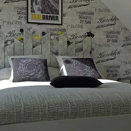 Hébergements indépendants chez l'habitant Saint-Mars-dʼOutillé Buitenkant foto